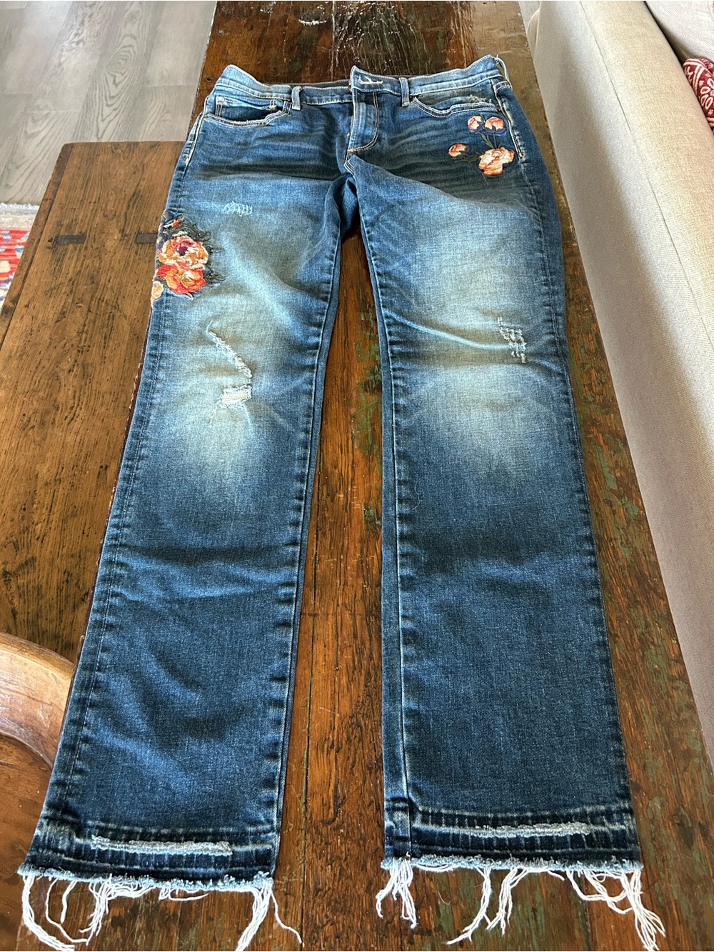 DRIFTWOOD Audrey Dark Blue Distressed Jeans with Floral Appliqué